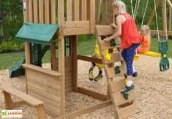 KidKraft Aire De Jeux En Bois Windale Avec Toboggan, Balançoires Et Cabane -Portique Jardin Soldes Magasin aire de jeux bois cedre toboggan balancoire cabane escalade 6